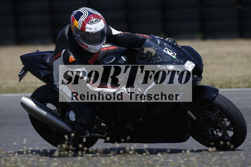 Archiv-2023/28 05.06.2023 Moto Club Anneau du Rhin/blanc-novice/3